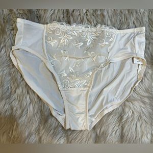 Soma Sensuous Lace High Leg